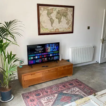 2 Bed Centre Penthouse With Cathedral Views *