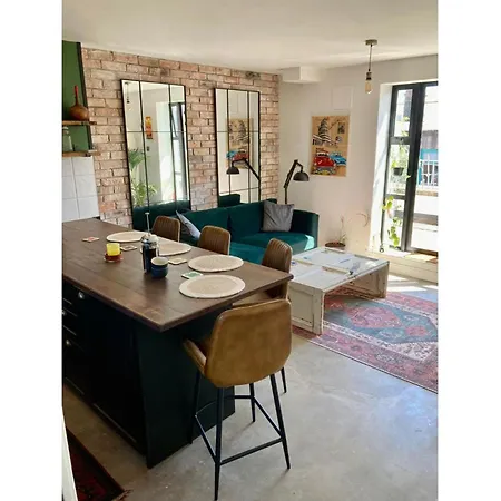 2 Bed Centre Penthouse With Cathedral Views *