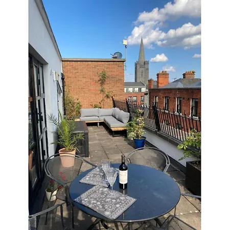 2 Bed Centre Penthouse With Cathedral Views
