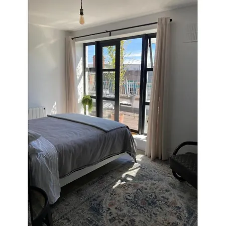 2 Bed City Centre Penthouse With Cathedral Views Appartement Dublin