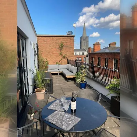 2 Bed Centre Penthouse With Cathedral Views Appartement *