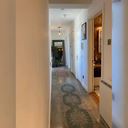 2 Bed Centre Penthouse With Cathedral Views Appartement