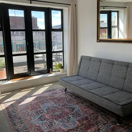 2 Bed Centre Penthouse With Cathedral Views * Dublin