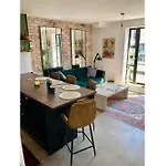 2 Bed Centre Penthouse With Cathedral Views *